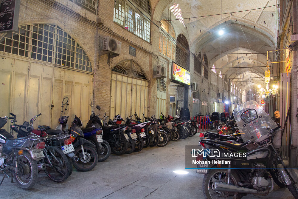دروازه اشرف متحول می‌شود/ مصوبات جدید درباره تردد موتورسواران در بازار اصفهان