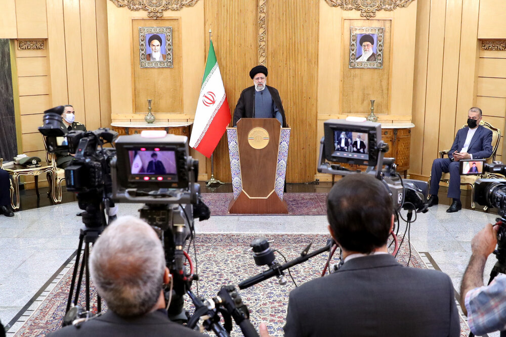بدون لکنت از حق ملت بزرگ ایران دفاع می‌کنیم‌/دیداری با مقامات آمریکایی نخواهیم داشت