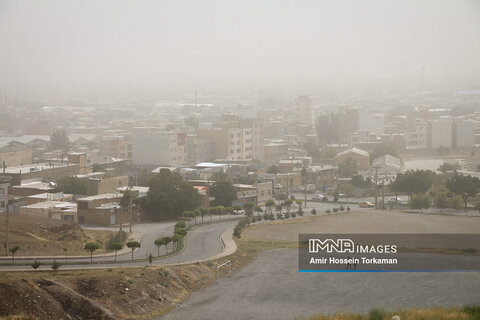 تداوم غبار محلی در هوای اصفهان تا ۵ روز آینده/تجمع آلاینده‌ها در آسمان شهر