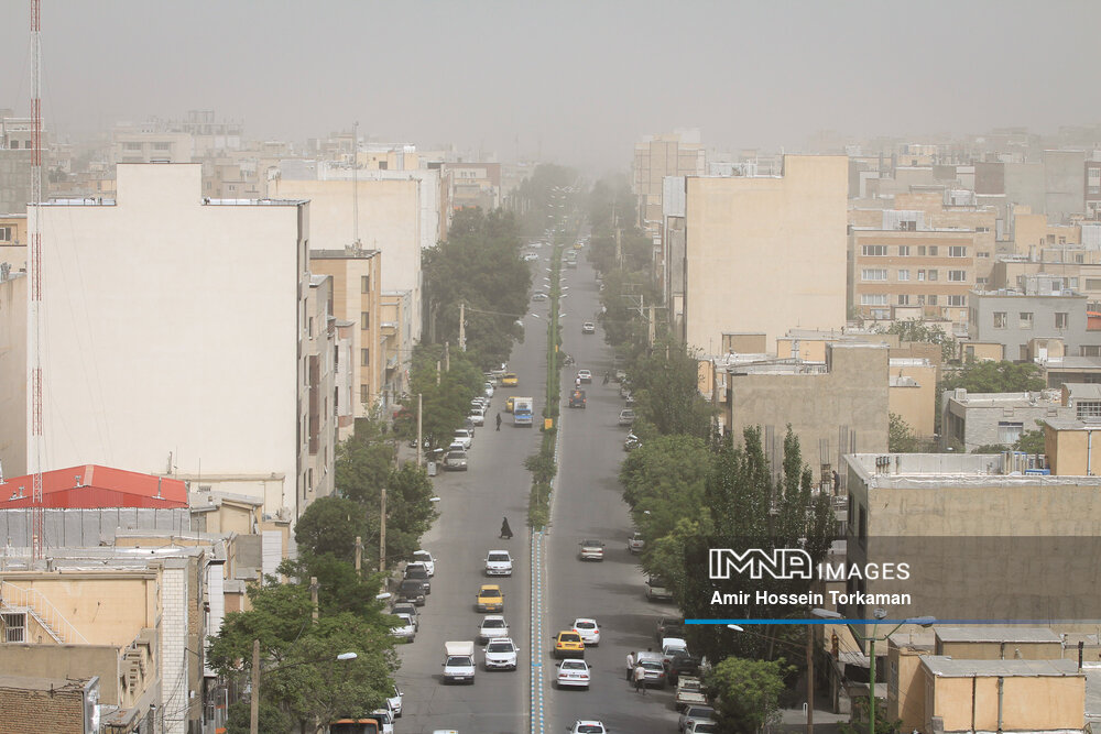 غبارآلودگی و نفوذ گردوخاک از عراق در نقاط مختلف کشور