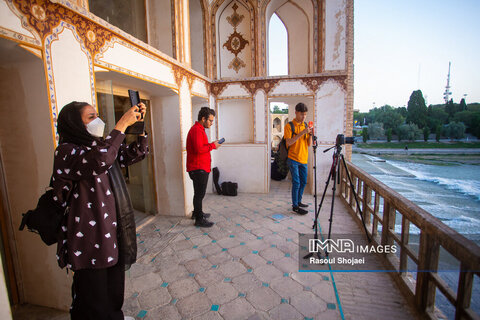 Enjoy watching the Zayanderud through Safavid kings' seat