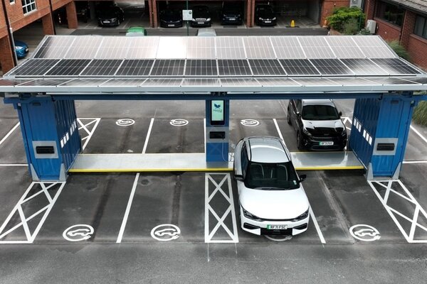 انگلستان میزبان اولین پارک جیبی خورشیدی در جهان برای خودروها
