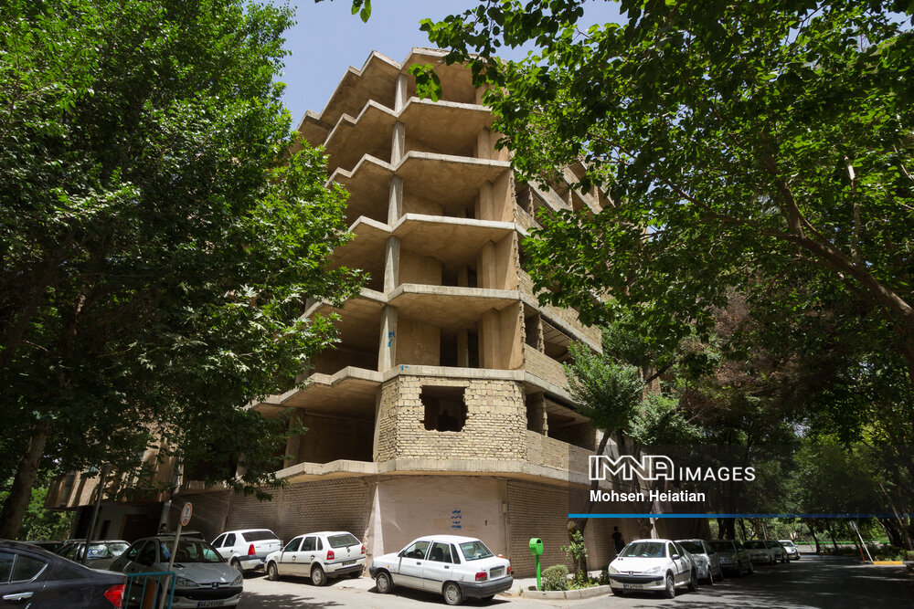 ثبت سند برای بررسی مشکلات ساختمان‌های نیمه‌کاره شهر اصفهان