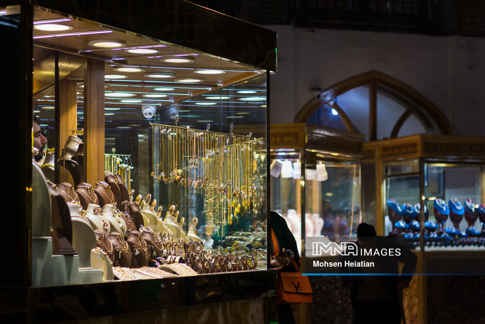 تاثیر نوسانات ارز بر آینده بازار طلای تهران