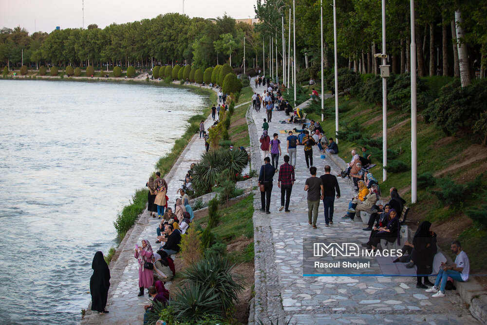 ایجاد فضای مناسب پیاده‌روی در حاشیه زاینده‌رود / موزه شهدا از جاذبه‌های منطقه یک اصفهان