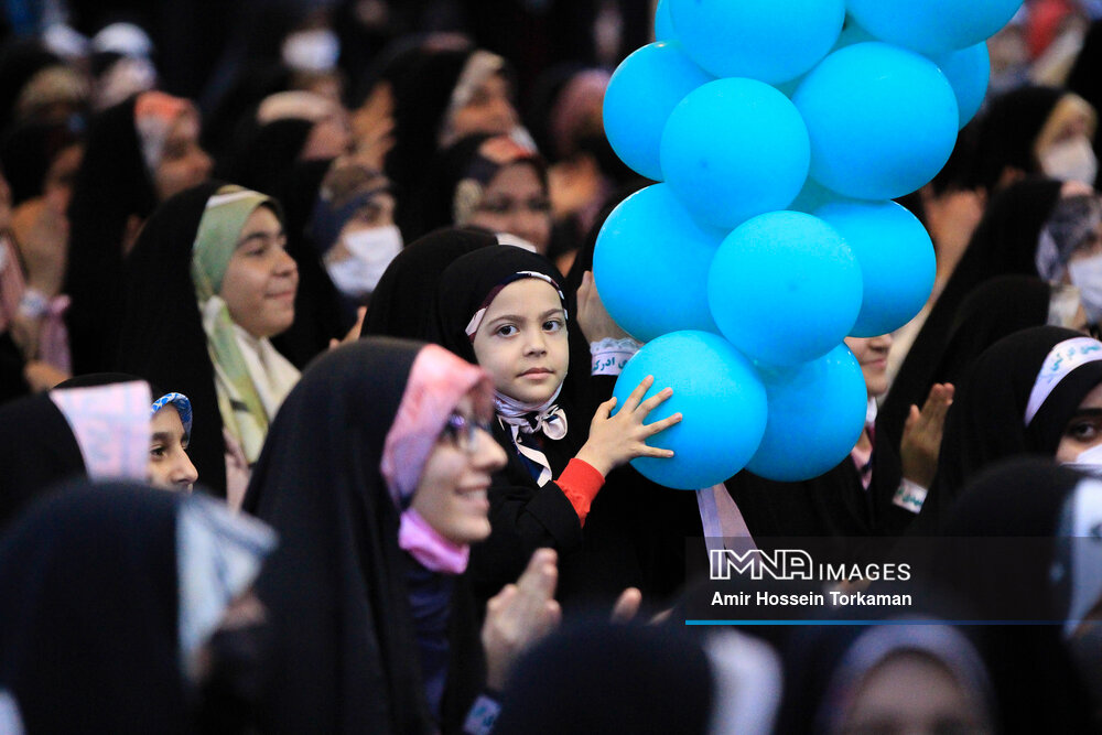 گردهمایی ۵ هزار نفری دختران موفق در مصلای تهران