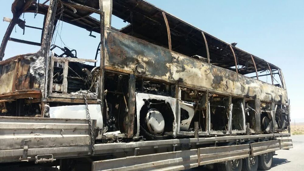 اتوبوس مسافربری محور طبس_یزد در آتش سوخت