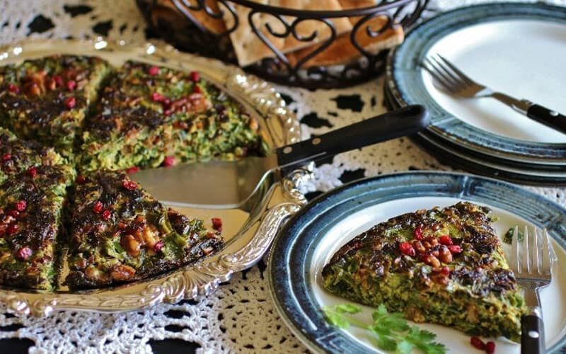 طرز تهیه کوکو سبزی مجلسی و خوشمزه + نکات مهم برای پخت کوکو سبزی ساده