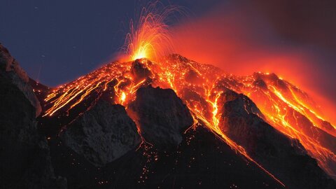 چرا آتش‌فشان‌ها رفتار متفاوتی دارند؟