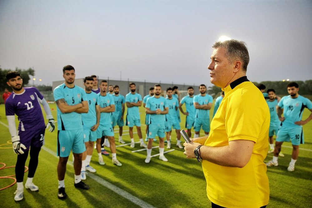 فدراسیون فوتبال ایران، با وجود مخالفت ملی‌پوشان خود، اخراج اسکوچیچ را پس گرفت!+عکس