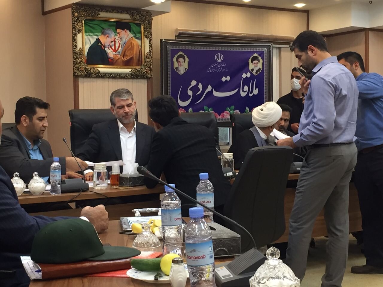 دیدار وزیر جهاد کشاورزی با جمعی از مردم در فرمانداری آران و بیدگل