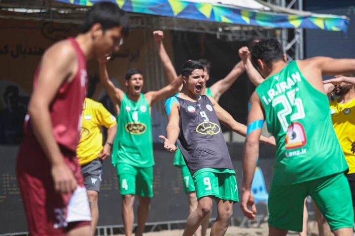 بازیکنان نوجوان هندبال ساحلی ایران تاریخ ساز شدند
