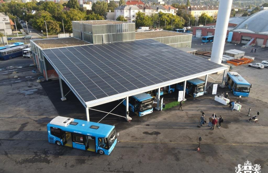 پارکینگ اتوبوس‌های شهری در بوداپست خورشیدی شد