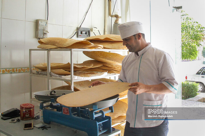 نصب ۳۲۰۰ دستگاه کارتخوان در نانوایی‌های اصفهان