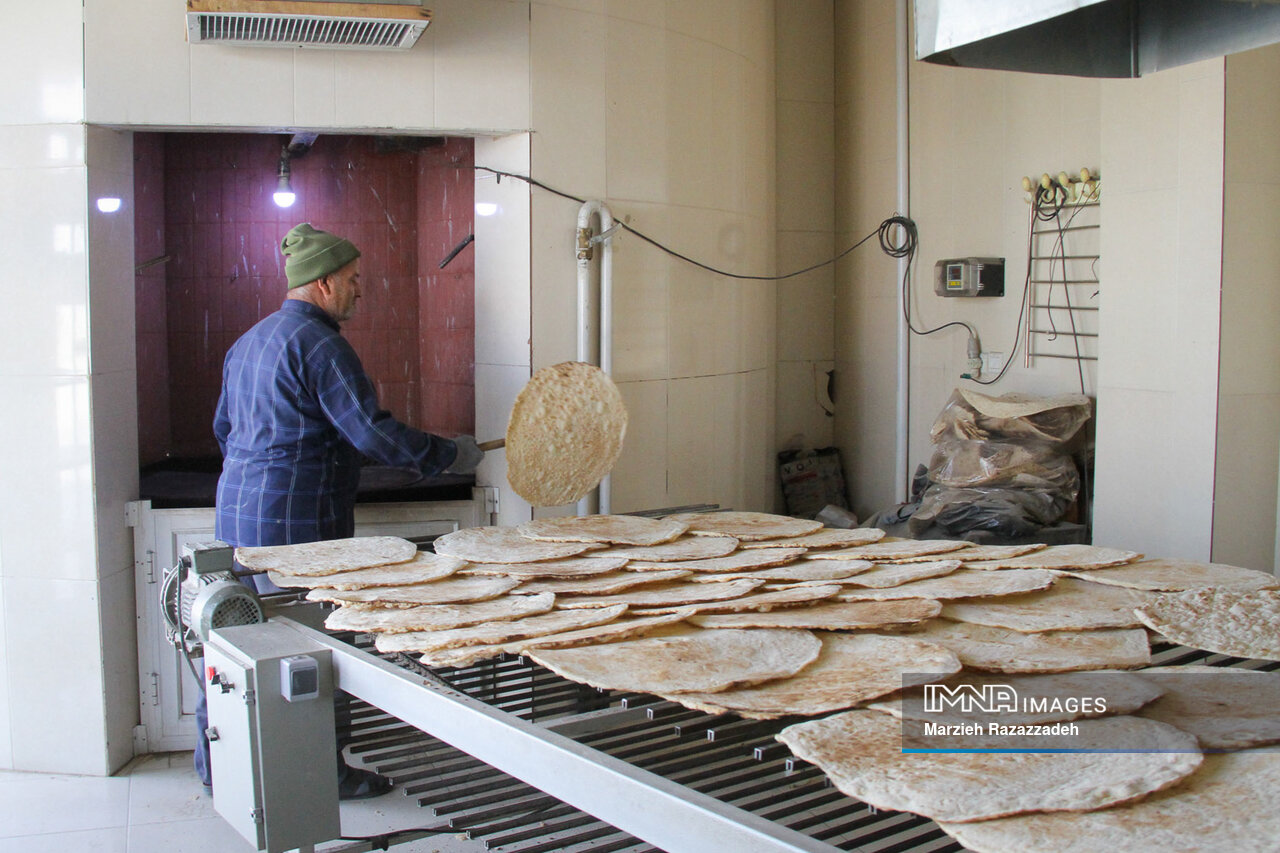 پخت روزانه دو میلیون و ۵۰۰ هزار قرص نان در اصفهان