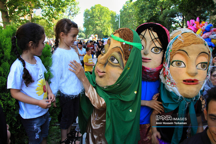 افتتاح بیست و هفتمین جشنواره تئاتر کودک و نوجوان در همدان