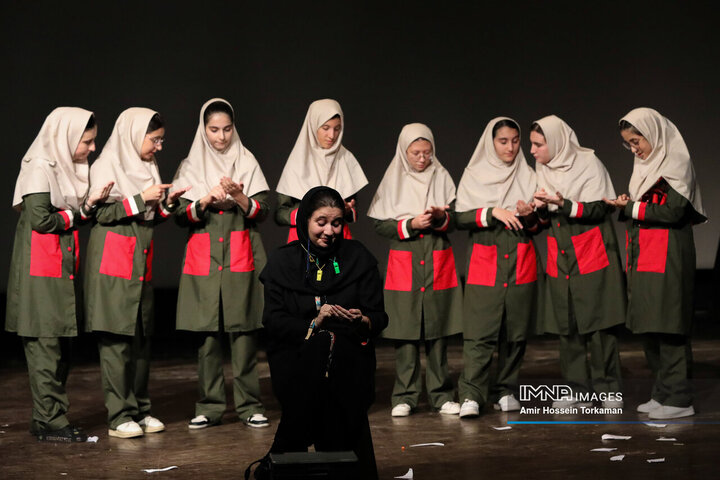 بیست و هفتمین جشنواره تئاتر کودک و نوجوان همدان