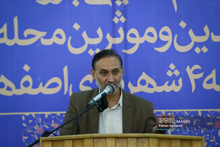 نشست هم اندیشی با روحانیون، موثرین و معتمدین محله های منطقه 4 شهرداری اصفهان
