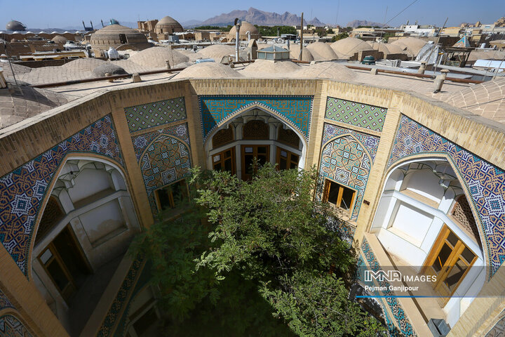 مدرسه صدر یادگار صدر اعظم اصفهانی