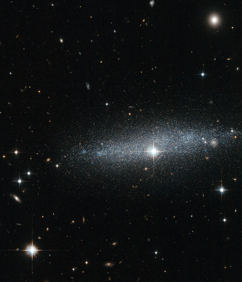 ESO 318-13؛ کهکشان پر زرق‌وبرق کیهان را بشناسید