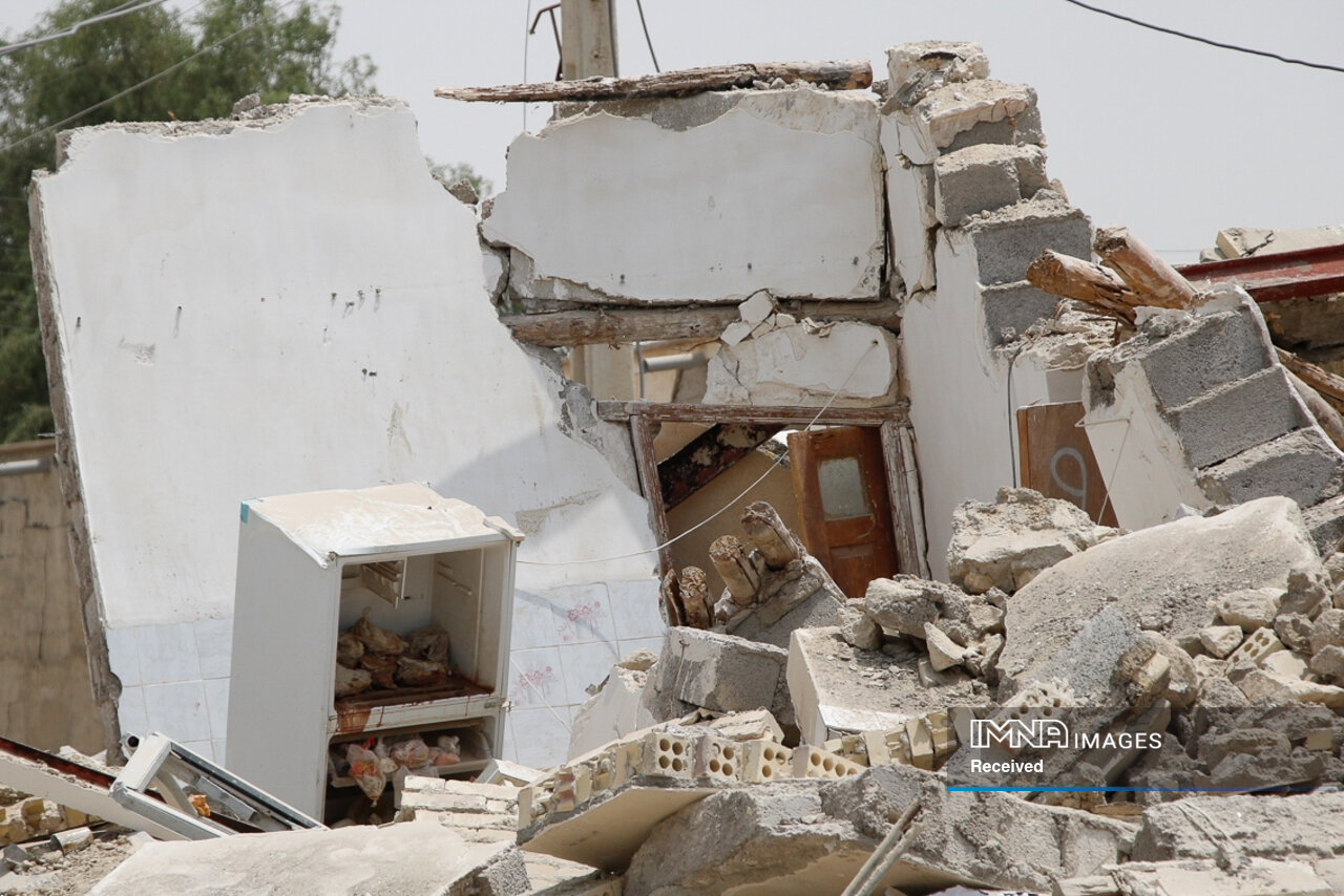 دستور وزیر راه و شهرسازی برای امدادرسانی به زلزله زدگان خوی