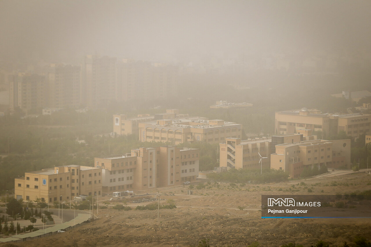 تداوم آلودگی هوای اصفهان برای گروه‌های حساس/۱۲ ایستگاه سنجش کیفیت هوا قطع است