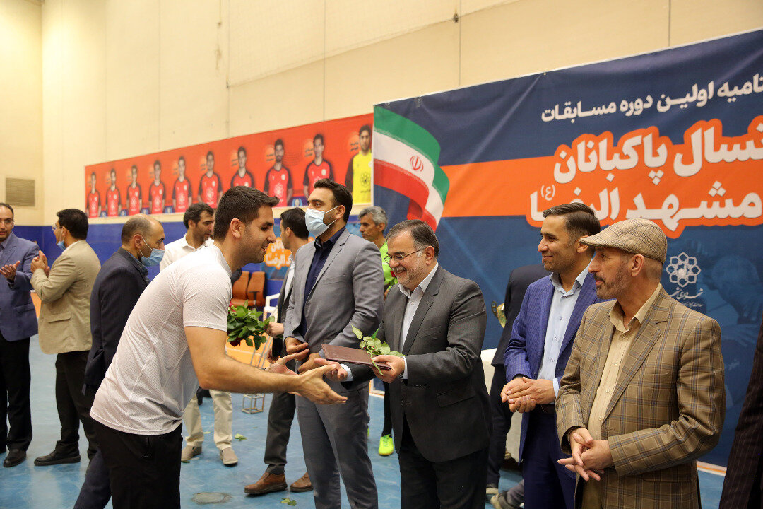 قهرمانی پاکبانان منطقه ۲ مشهد در اولین دوره مسابقات فوتسال