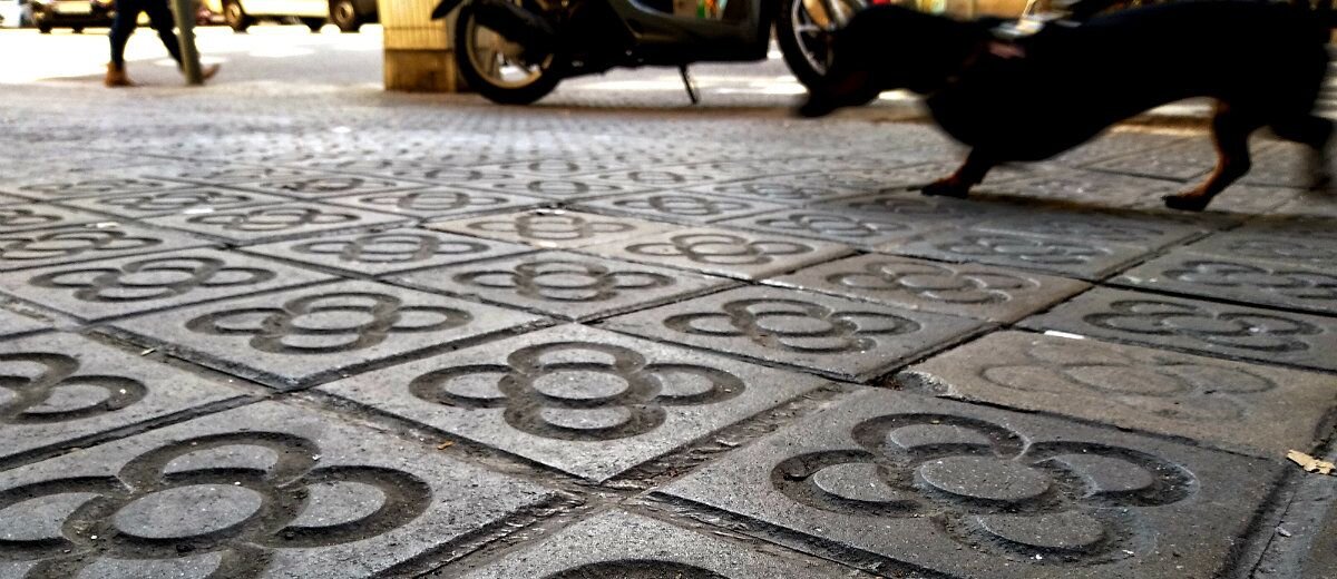 نوسازی کاشی‌های نمادین پیاده‌روهای بارسلونا 