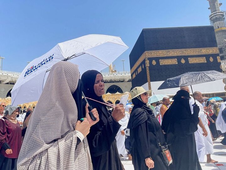 Muslim pilgrims converge on Mount Arafat