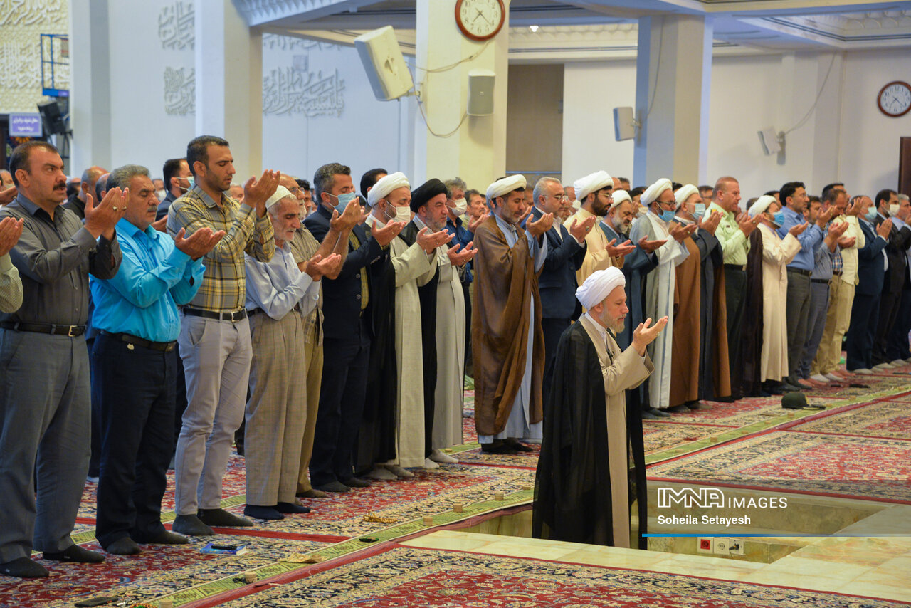 نماز عید قربان در شاهچراغ