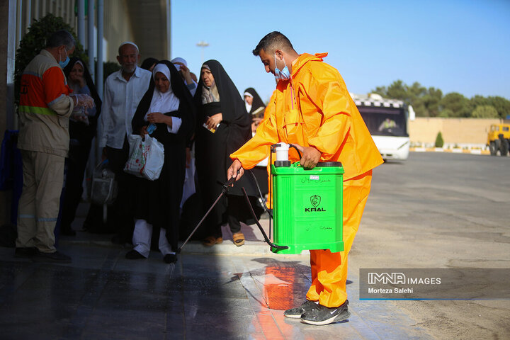 بازگشت اولین گروه از زائران سرزمین وحی