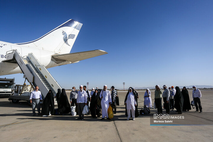 بازگشت اولین گروه از زائران سرزمین وحی