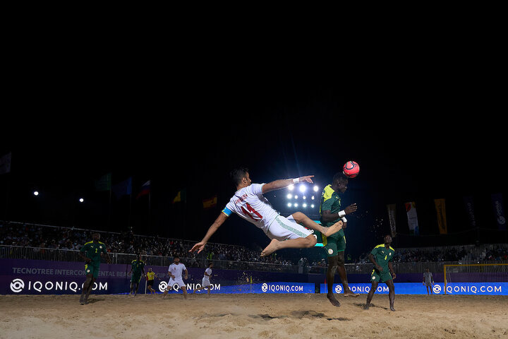جام بین‌قاره‌ای فوتبال‌ساحلی/هم‌گروهی ایران با ژاپن، پاراگوئه و آمریکا