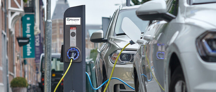 تدابیری برای توسعه شبکه شارژ خودروهای الکتریکی در شهرها