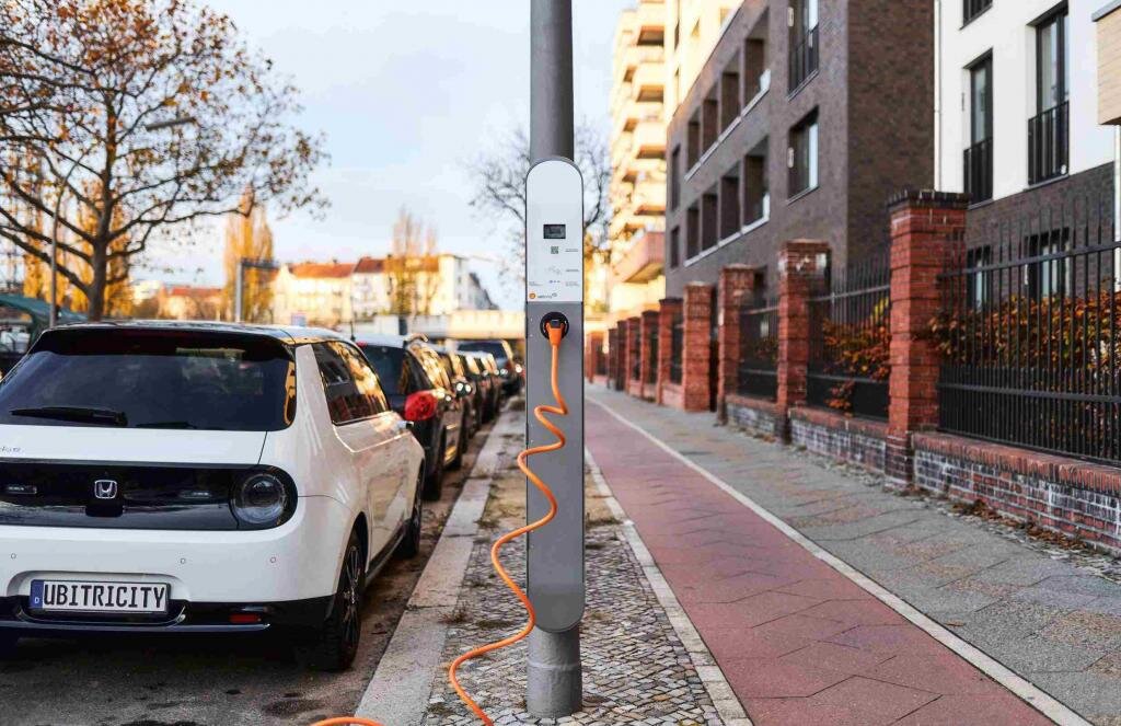 گسترش ایستگاه‌های شارژ خودروهای الکتریکی در لندن