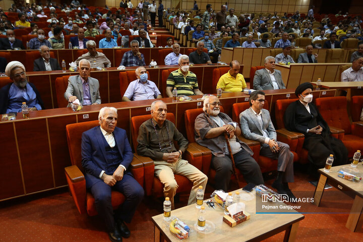 اولین گردهمایی معلمان و دانش آموزان مدرسه شهید حلبیان
