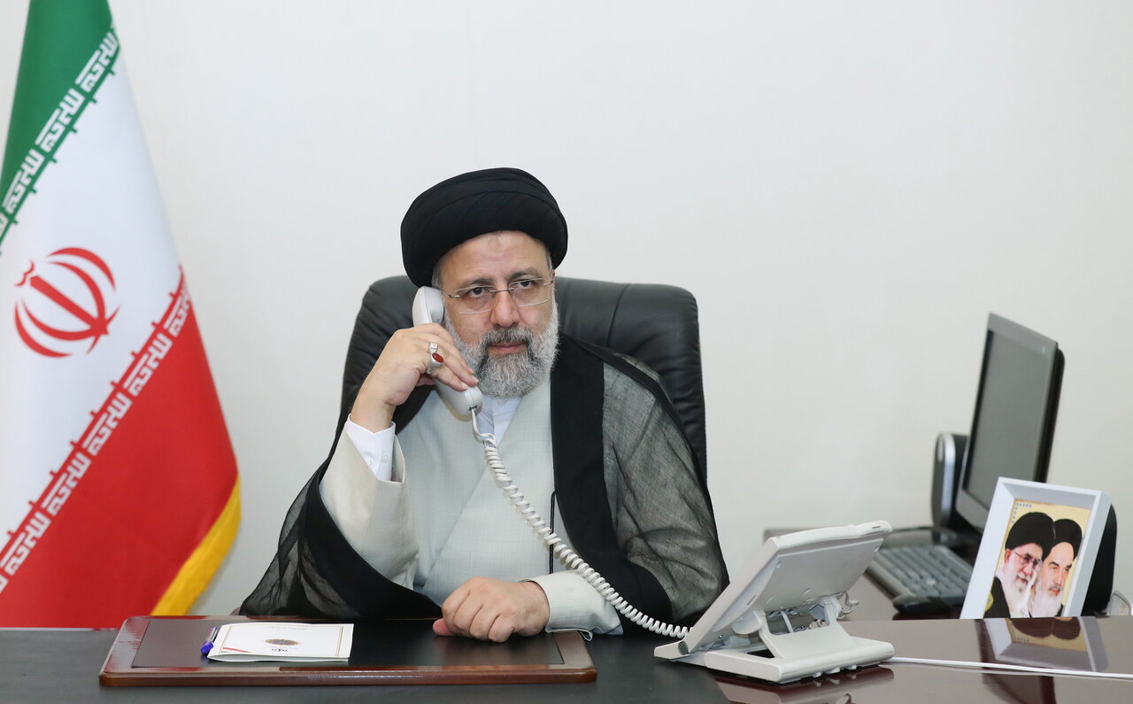 گفت‌وگوی تلفنی  رئیس‌جمهور با مراجع عظام تقلید