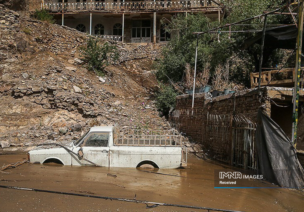 سیلاب در روستاهای وزوه، هیران و پشتکوه منجر به بروز خسارت شد