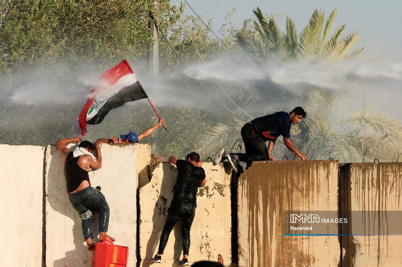 اجتماع هواداران جریان صدر عراق مقابل ساختمان شورای عالی قضایی
