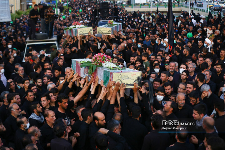 تشییع شهدای تازه تفحص شده در اصفهان