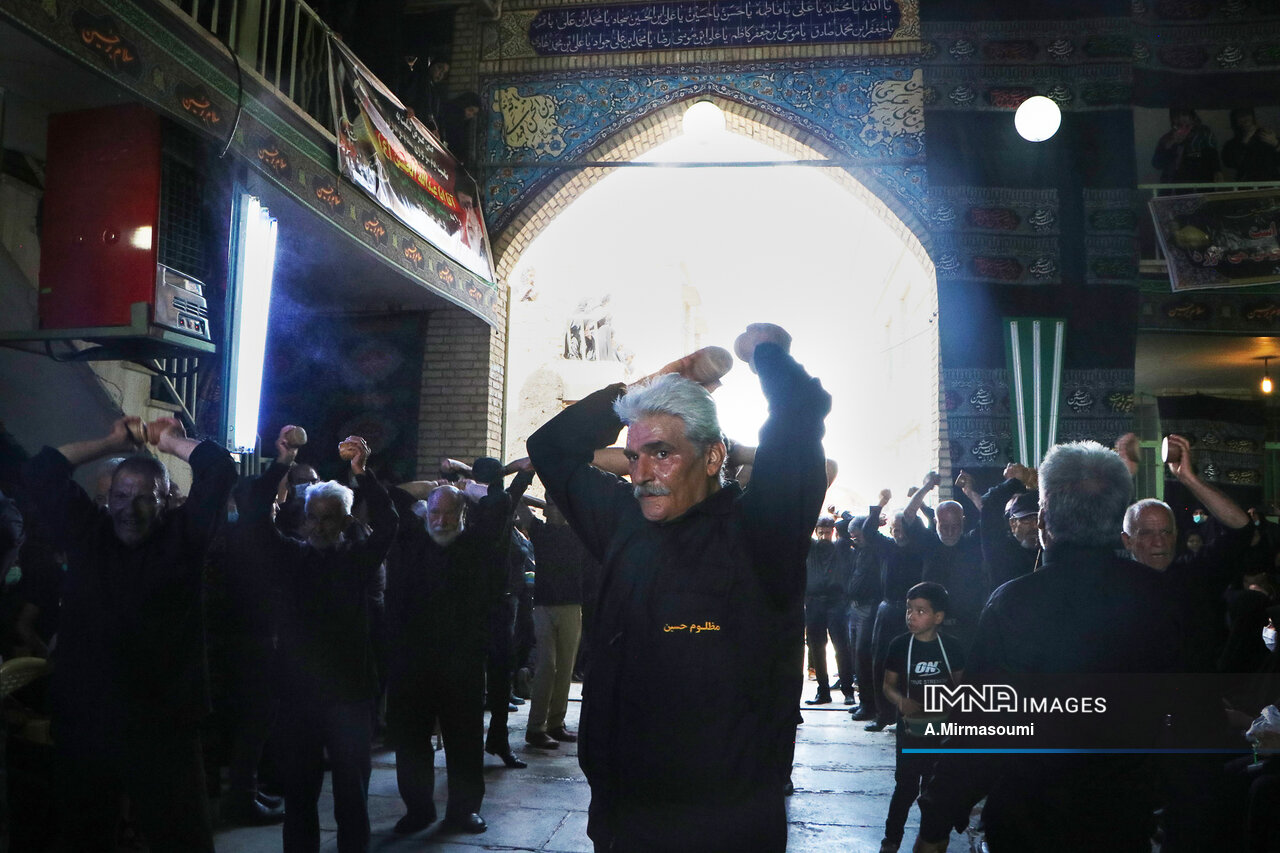 سنگ‌زنی؛ آیینی حسینی به بلندای یک قرن + فیلم
