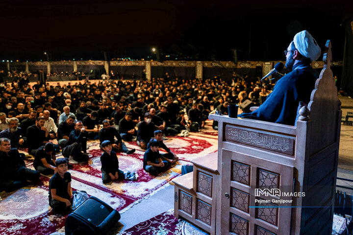 مراسم عزاداری در هیئت عاشورائیان اصفهان