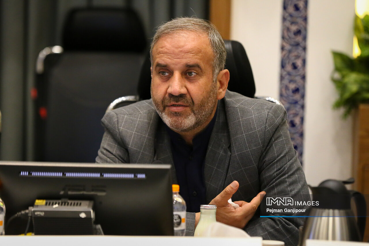 موانع تحقق مدیریت واحد شهری کدام است؟ / اداره شهرها بدون استفاده از ظرفیت مردمی ممکن نیست