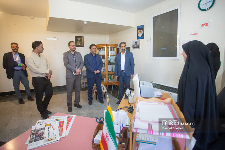 بازدید مدیرکل ارتباطات و امور بین‌الملل شهرداری اصفهان از مجتمع مطبوعاتی