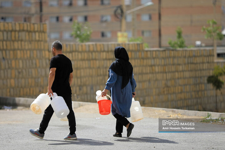 مردم شهر کاج با مشکل کمبود آب شرب مواجه هستند