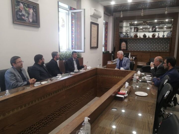 همکاری‌های گردشگری مشهد با اصفهان توسعه یابد