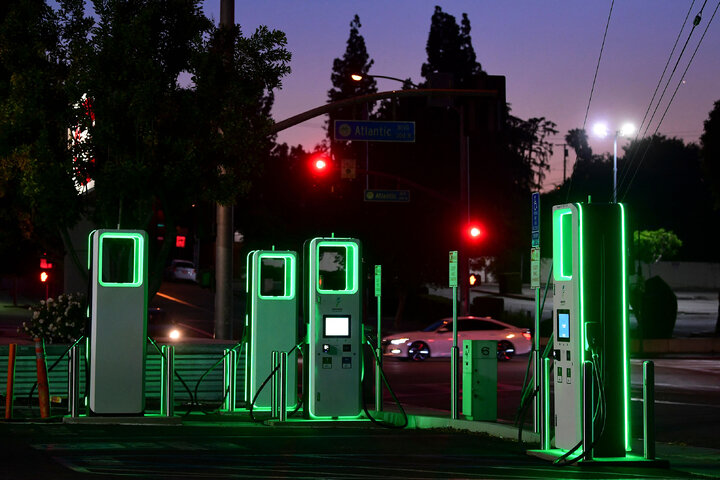 گسترش ایستگاه‌های شارژ خودروهای الکتریکی در لندن