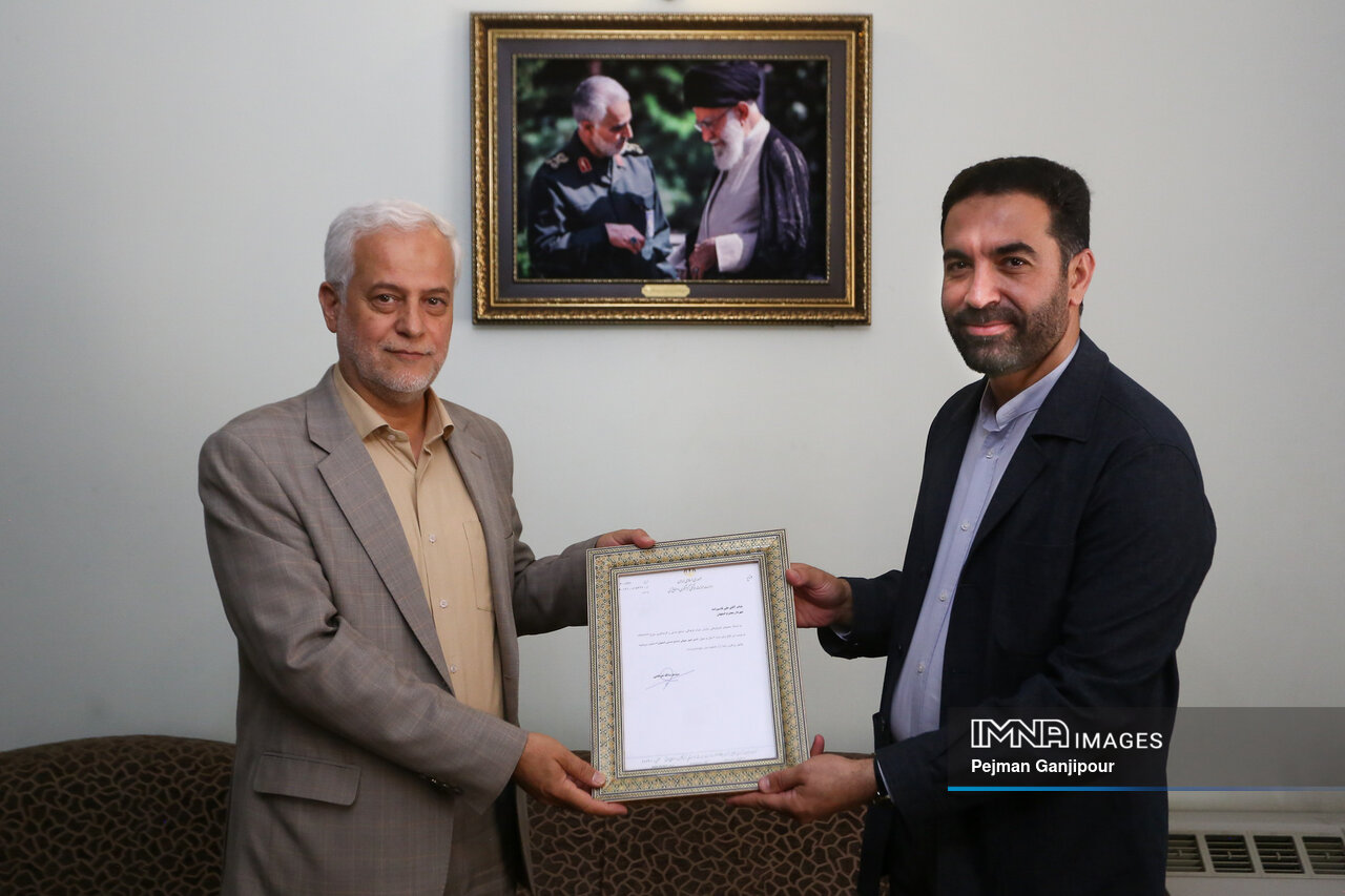 Isfahan's mayor becomes Secretary of World Handicrafts City office