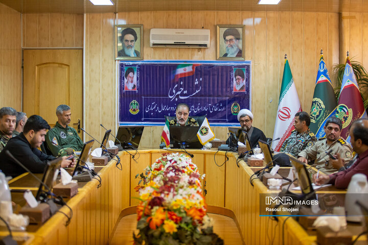 نشست خبری ارشد نظامی آجا در استان‌های اصفهان و چهارمحال و بختیاری