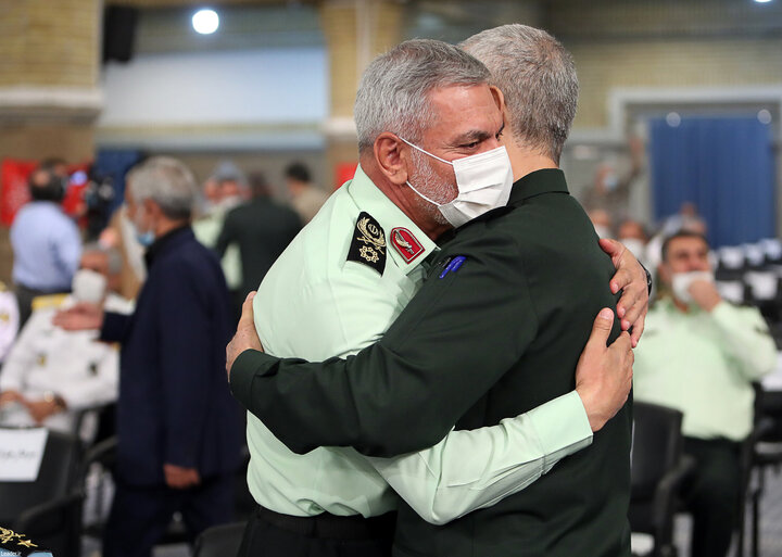 دیدار پیشکسوتان دفاع مقدس و خانواده‌های شهدا با رهبر معظم انقلاب